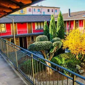 Easy Airport Sleep&fly Parking Apartment